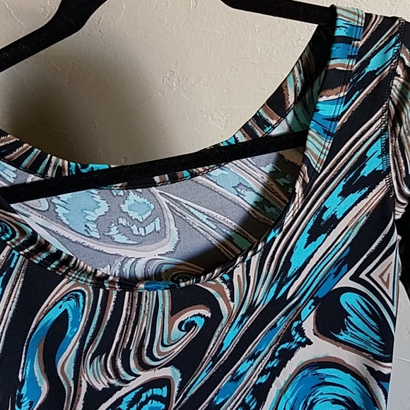 Patterned Dress - Picture 2 of 3